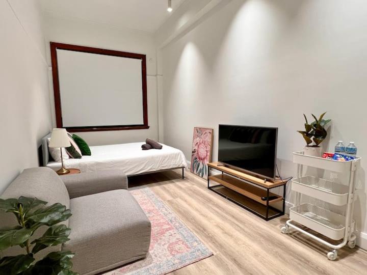 Charming Central Unit In Authentic Building 悉尼 外观 照片
